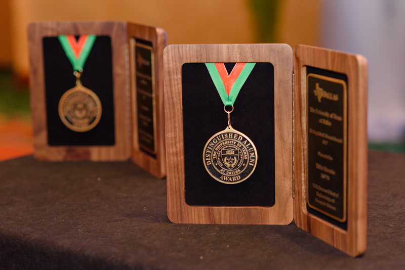 Distinguished Alumni Award medallion